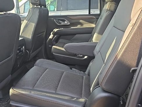 Used 2024 Chevrolet Suburban High Country AWD/4WD image 25