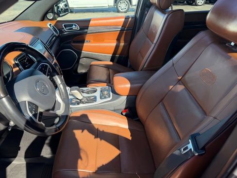 Used 2020 Jeep Grand Cherokee Overland w/ Interior Metal Package AWD/4WD image 28