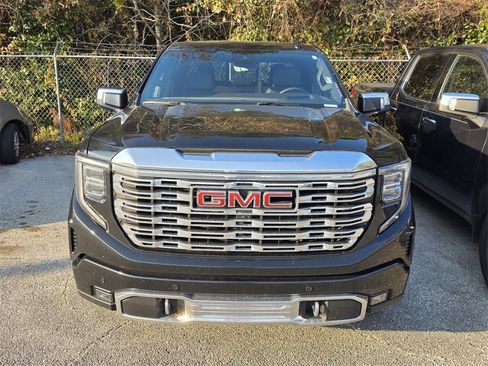 Used 2024 GMC Sierra 1500 Denali w/ Technology Package image 2