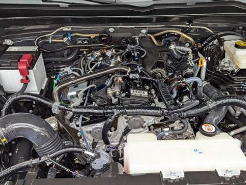 Used 2025 Toyota Tacoma SR5 RWD image 29