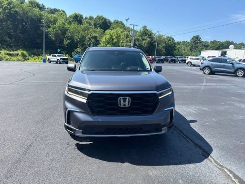 Used 2025 Honda Pilot Elite image 3
