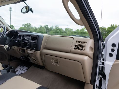 Used 2005 Ford Excursion Eddie Bauer AWD/4WD image 37