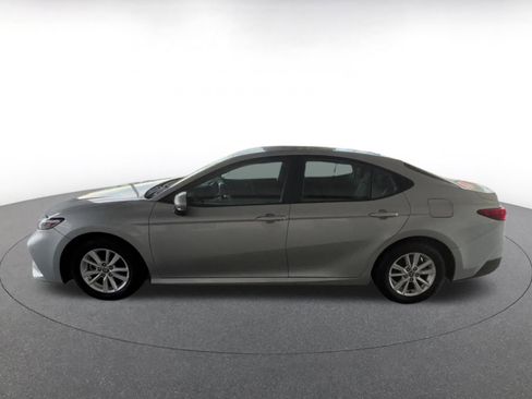 Used 2025 Toyota Camry LE image 7