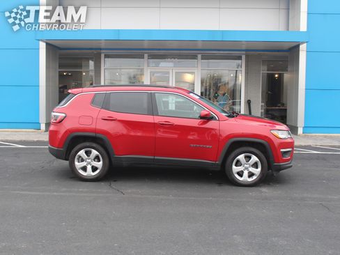 Used 2019 Jeep Compass Latitude w/ Popular Equipment Group image 3