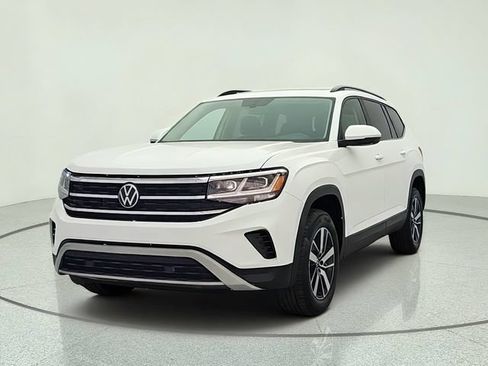 Used 2023 Volkswagen Atlas SE AWD/4WD image 2