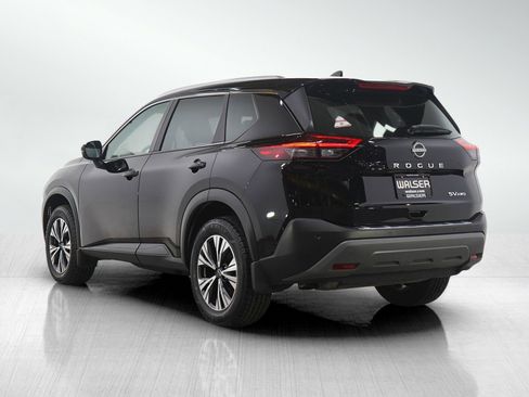 Used 2022 Nissan Rogue SV w/ SV Premium Package image 3
