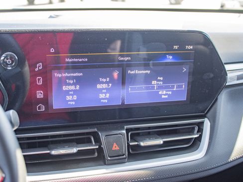 Used 2025 Chevrolet TrailBlazer LT w/ Convenience Package AWD/4WD image 40