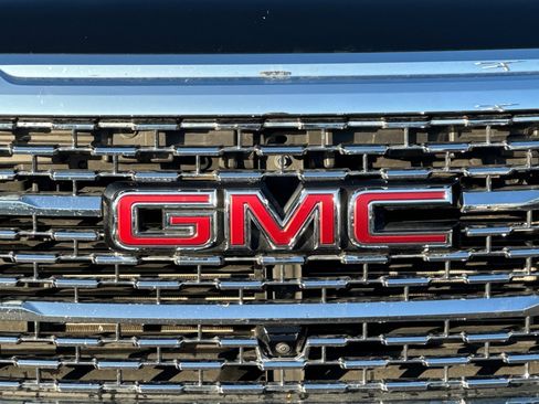 Used 2023 GMC Acadia Denali w/ Black Diamond Edition image 45