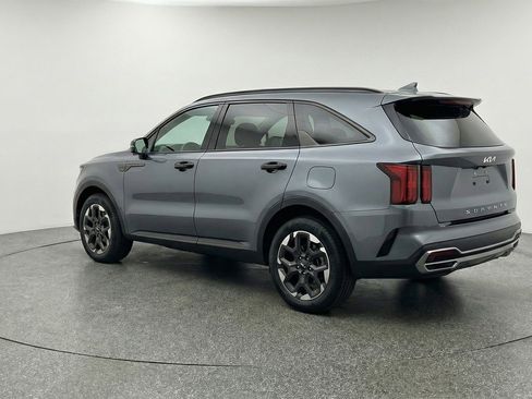 Used 2024 Kia Sorento S image 6
