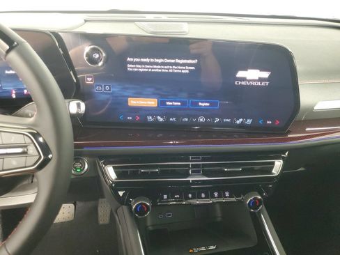 New 2026 Chevrolet Traverse RS w/ LPO, Floor Liner Package FWD image 16