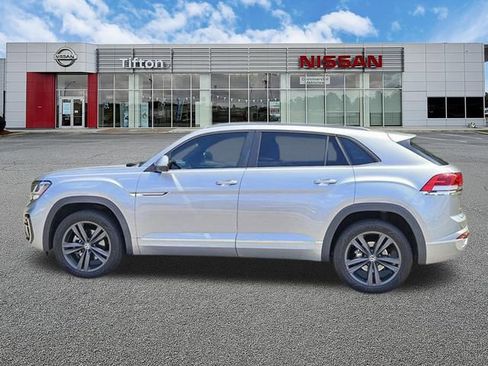 Used 2021 Volkswagen Atlas Cross Sport SE w/ Panoramic Sunroof Package FWD image 7