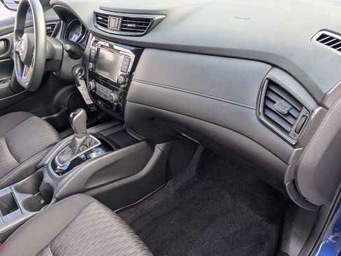 Used 2019 Nissan Rogue S image 18