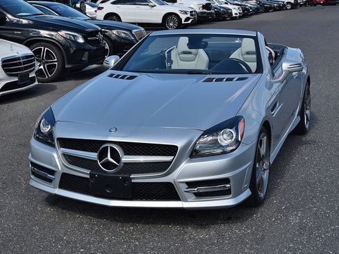 Used 2015 Mercedes-Benz SLK 250 w/ Premium Package image 41
