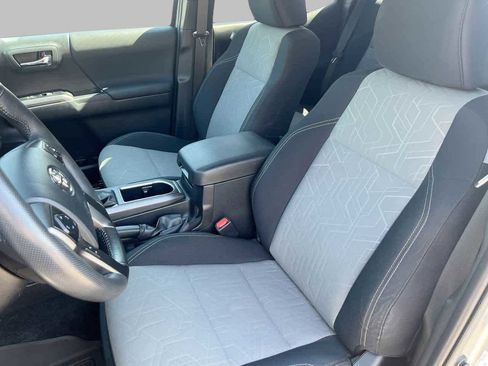 Used 2023 Toyota Tacoma TRD Off-Road image 18