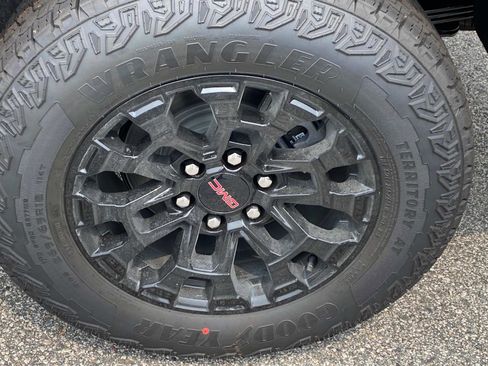 New 2026 GMC Canyon Elevation w/ Convenience Package image 3