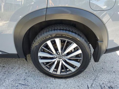 Used 2022 Nissan Pathfinder Platinum w/ Cargo Package AWD/4WD image 17