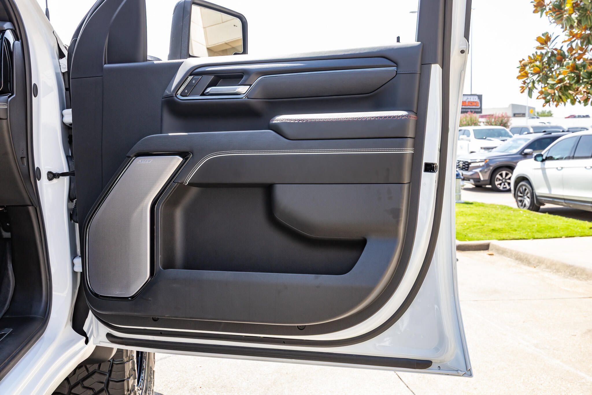 Used 2025 GMC Sierra 2500 AT4X w/ AT4X AEV Edition AWD/4WD image 38