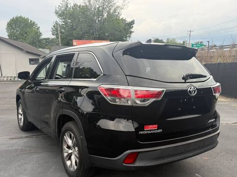 Used 2014 Toyota Highlander XLE AWD/4WD image 5