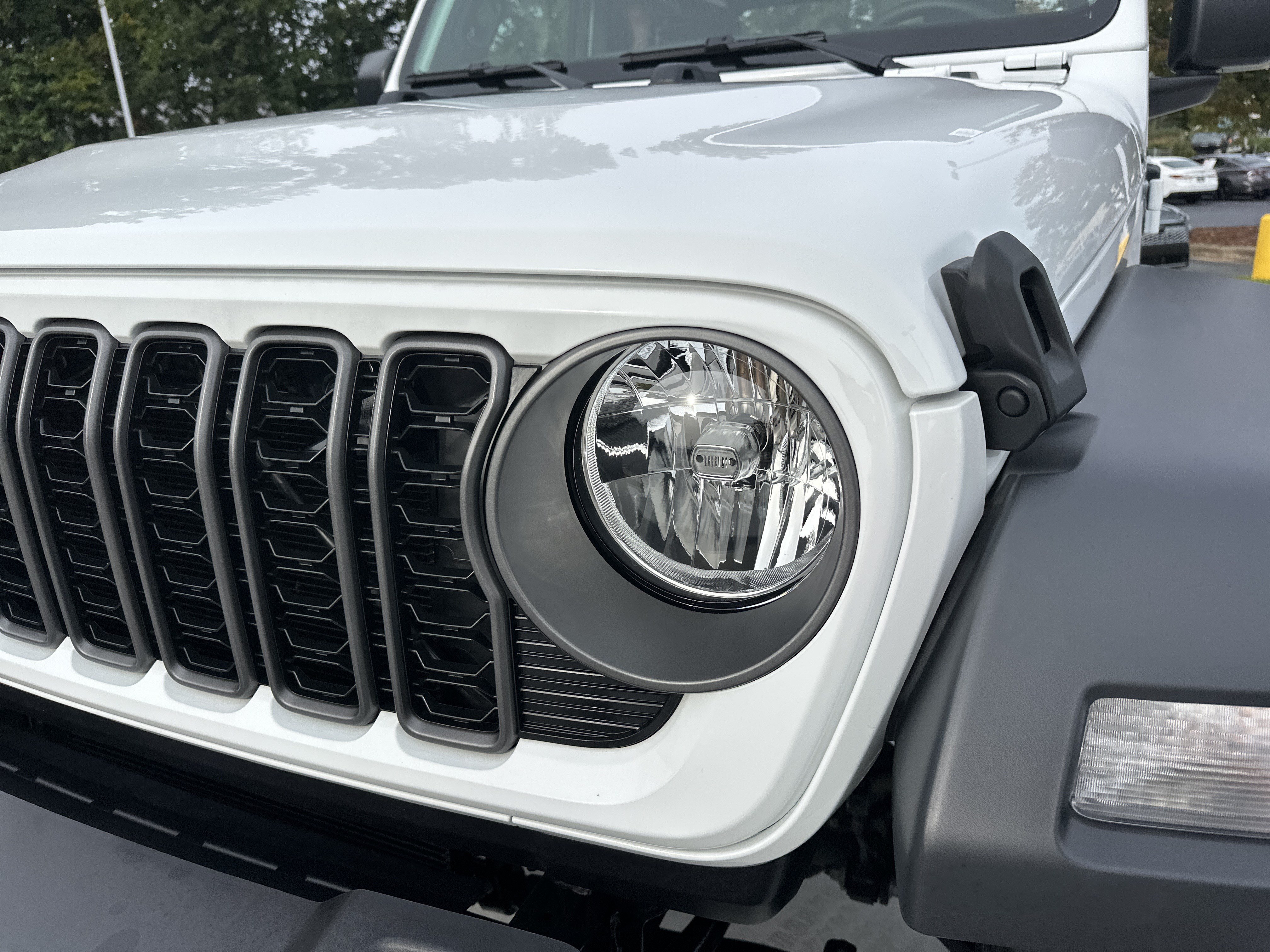 Used 2026 Jeep Gladiator Sport AWD/4WD image 6