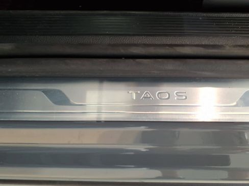 Used 2023 Volkswagen Taos SEL AWD/4WD image 17