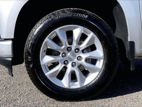 Used 2019 Chevrolet Silverado 1500 Custom w/ Custom Value Package image 9