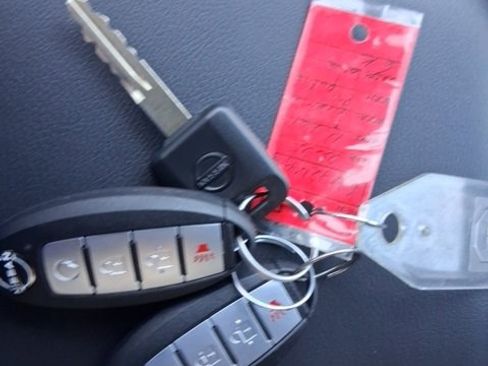 Certified 2025 Nissan Frontier PRO-4X image 19