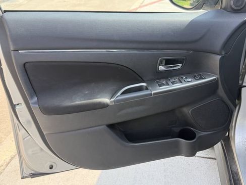 Used 2019 Mitsubishi Outlander Sport SE FWD image 8