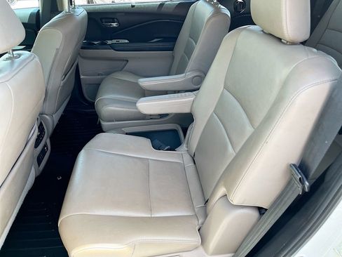 Used 2019 Honda Pilot Touring image 25
