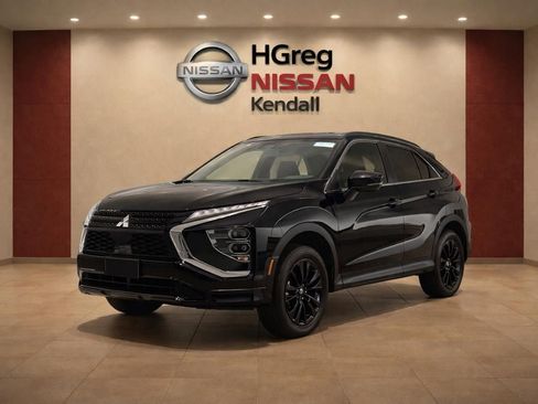 Used 2024 Mitsubishi Eclipse Cross LE image 3