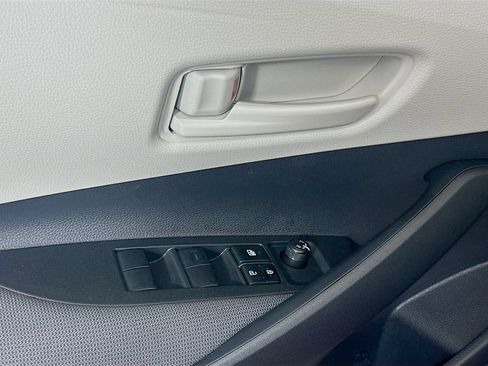 Used 2026 Toyota Corolla LE FWD image 18