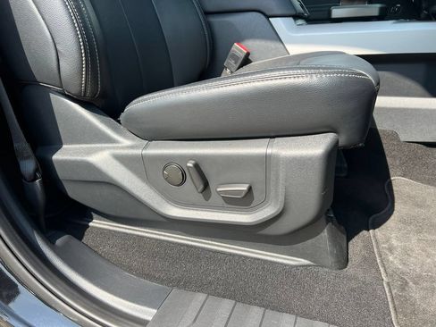 Used 2022 Ford F250 Lariat w/ Black Appearance Package AWD/4WD image 25