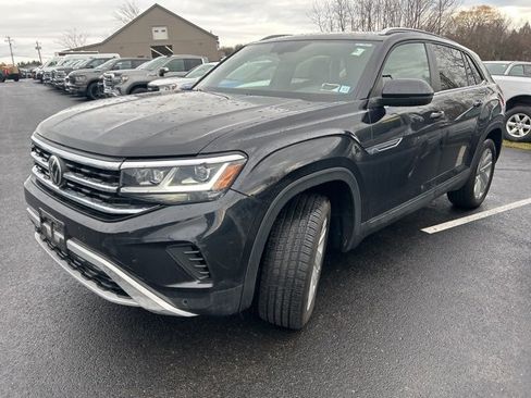 Used 2022 Volkswagen Atlas Cross Sport SE image 3