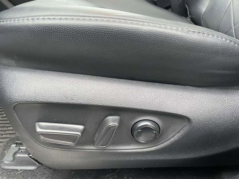 Used 2023 Toyota Highlander Platinum image 30