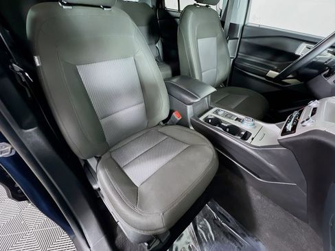 Used 2023 Ford Explorer XLT w/ Class IV Trailer Tow Package image 27