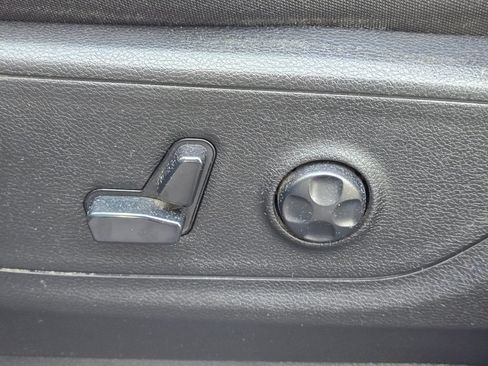 Used 2020 RAM 1500 Big Horn AWD/4WD image 25