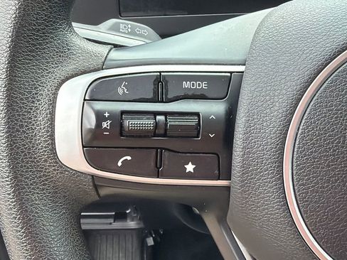 Used 2025 Kia Sportage LX FWD image 24