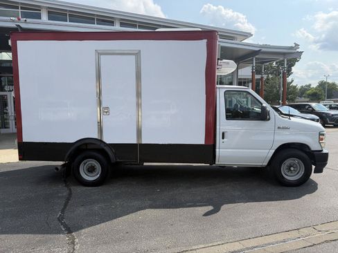 Used 2023 Ford E-350 and Econoline 350 Super Duty w/ Power Windows & Locks Group RWD image 3