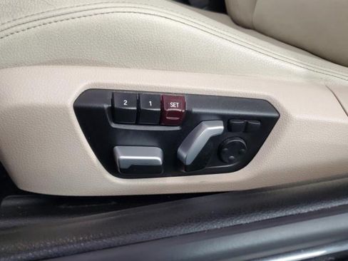 Used 2016 BMW 228i Convertible RWD image 10