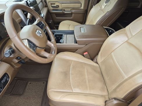 Used 2024 RAM 3500 Limited w/ Towing Technology Group image 15