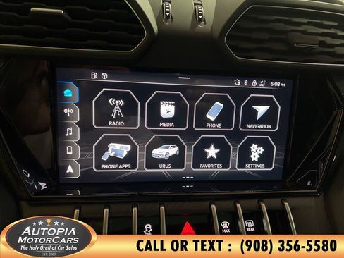 Used 2022 Lamborghini Urus AWD/4WD image 39
