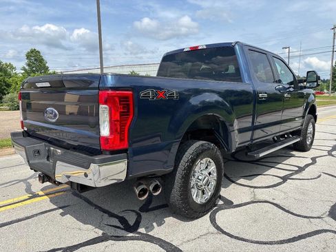 Used 2017 Ford F250 XLT w/ XLT Premium Package AWD/4WD image 5