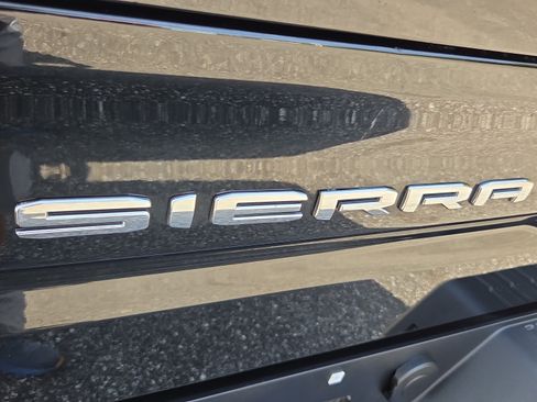 Used 2026 GMC Sierra 1500 SLT AWD/4WD image 31