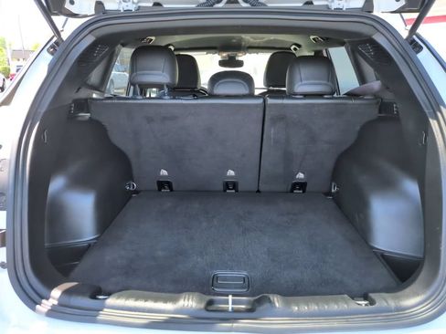 Used 2025 Jeep Compass Trailhawk AWD/4WD image 16