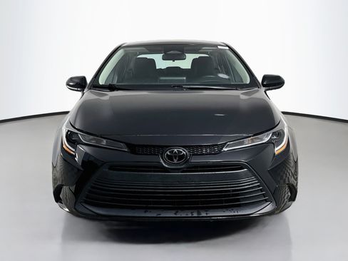 Used 2024 Toyota Corolla LE FWD image 2