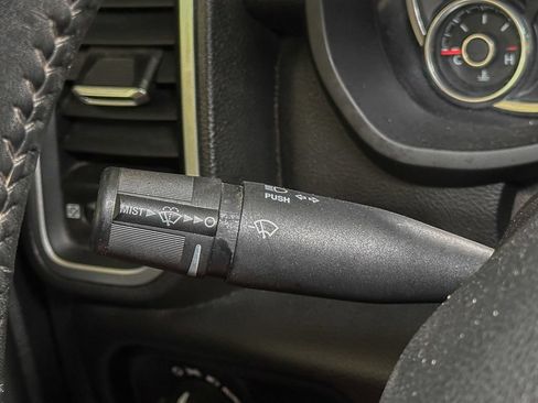 Used 2024 RAM 2500 Big Horn AWD/4WD image 32