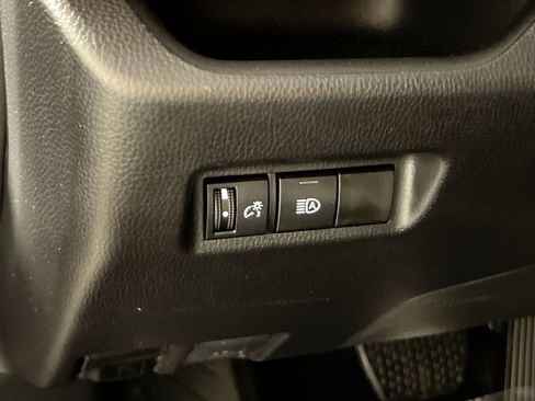 Used 2025 Toyota RAV4 LE AWD/4WD image 31