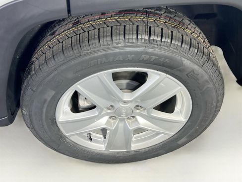 Used 2022 Jeep Compass Latitude w/ Convenience Group image 28