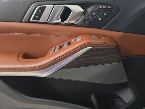 Used 2023 BMW X7 xDrive40i w/ Executive Package image 26