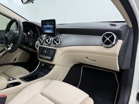 Used 2018 Mercedes-Benz GLA 250 image 29