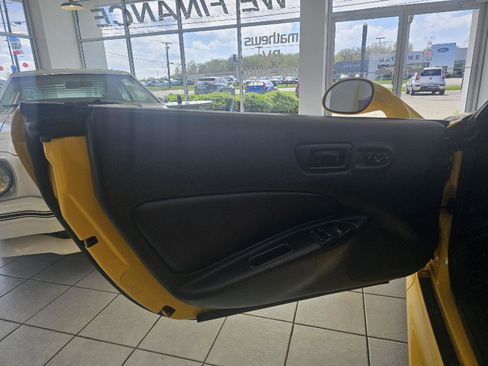 Used 1999 Plymouth Prowler RWD image 9